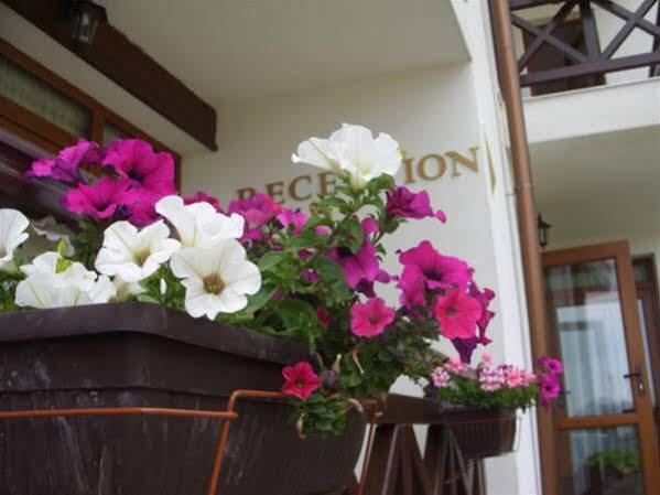 Mountain Lake Hotel Смолян Экстерьер фото